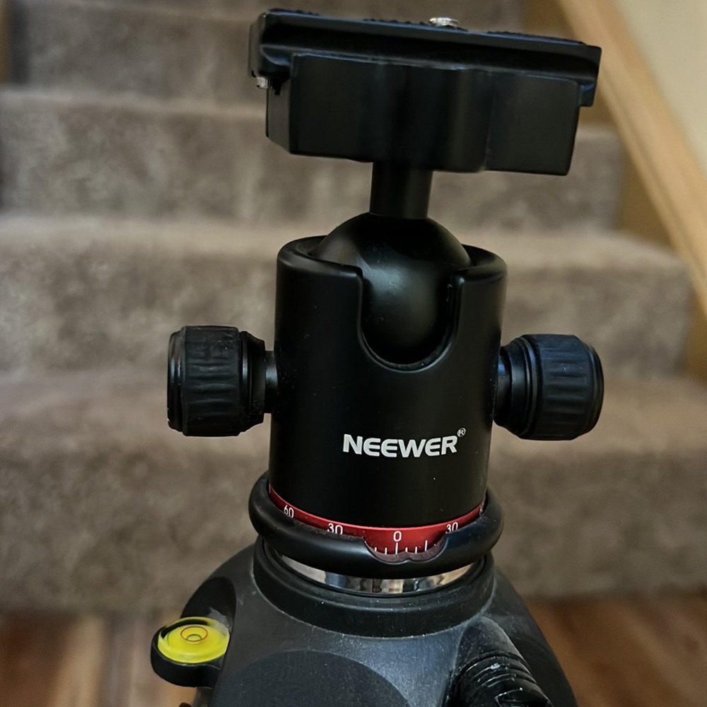 Neewer tripod - Picture 3 of 4